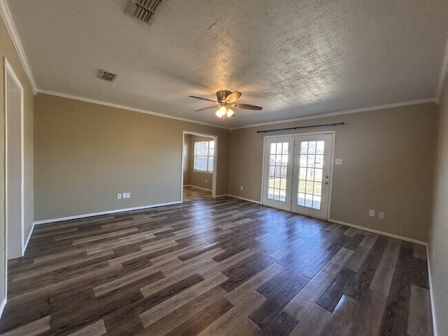 Building Photo - Sharp 3/2 in Frenship School District