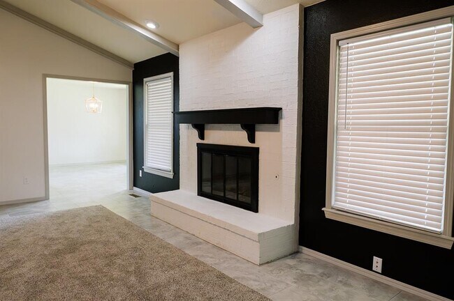 Building Photo - 3215 Woodsboro Dr