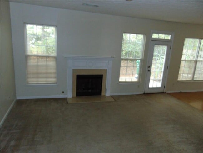 Building Photo - 523 Rockbridge Trail