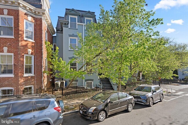 Building Photo - 1616 Kilbourne Pl NW