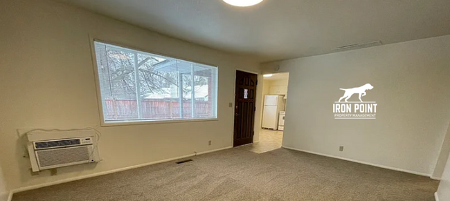 Building Photo - North Boise Duplex w/2 beds, 1bath, W/D, a...