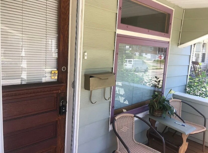 Building Photo - 5251 Warren Ave