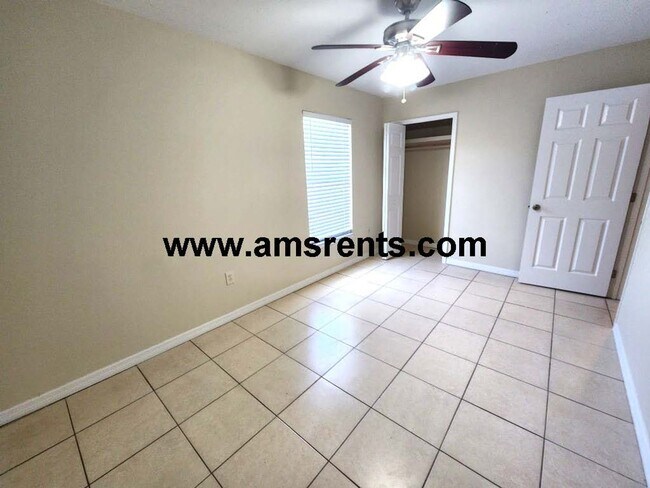 Building Photo - Charming 3-bedroom, 2-bathroom home in Poinciana