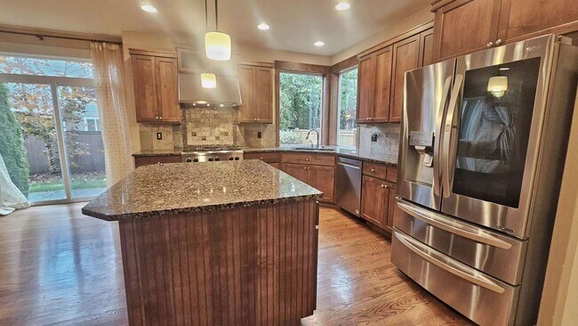 Building Photo - Beautiful 5 Bed 3.5 Bath Home in Redmond Ridge, Redmond.