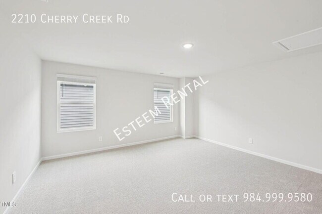 Building Photo - 2210 Cherry Crk Rd