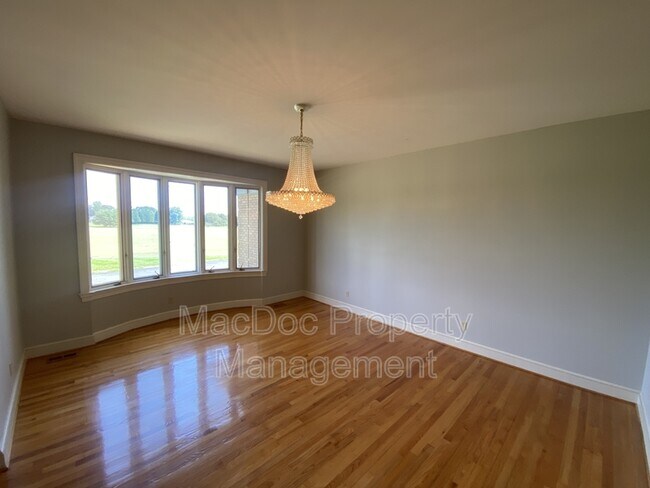 Building Photo - 11225 N Club Dr