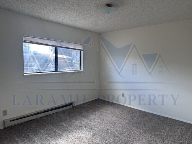 Building Photo - 714 Downey St