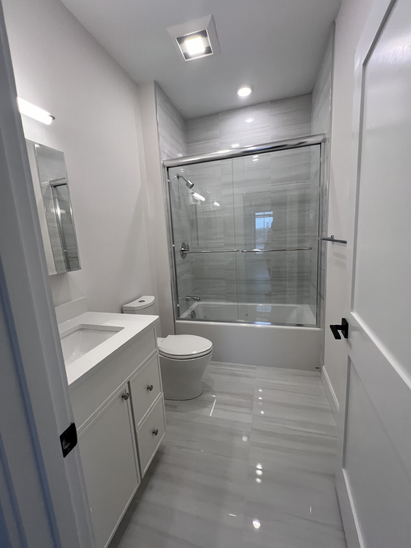 Building Photo - 157 Everett St