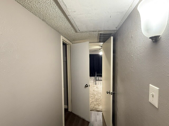 Building Photo - 6012-6012 Westridge Ln