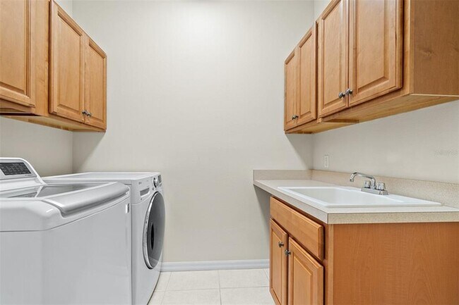 Building Photo - 7806 Drayton Cir