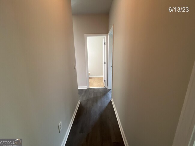 Building Photo - 80 Drew Cir