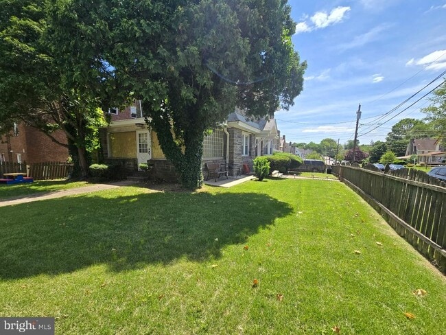 Building Photo - 1806 Garrett Rd