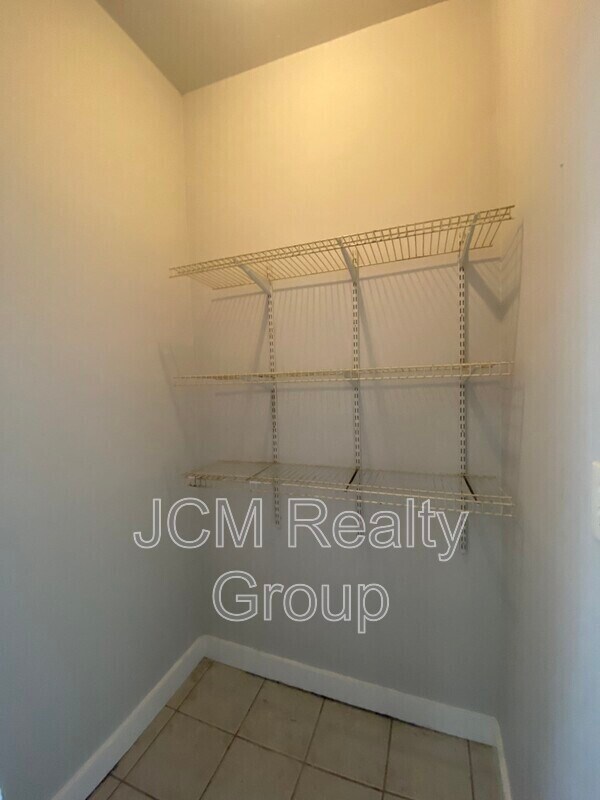 Building Photo - 34 Speedwell St