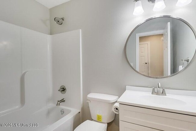 Building Photo - 912 Maple St