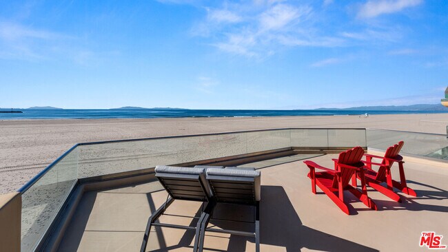 Building Photo - 3461 Ocean Dr