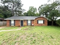 Building Photo - ** 4 Bed 2 Bath located off Wares Ferry Road **Call 334-366-9198 to schedule a self-showing
