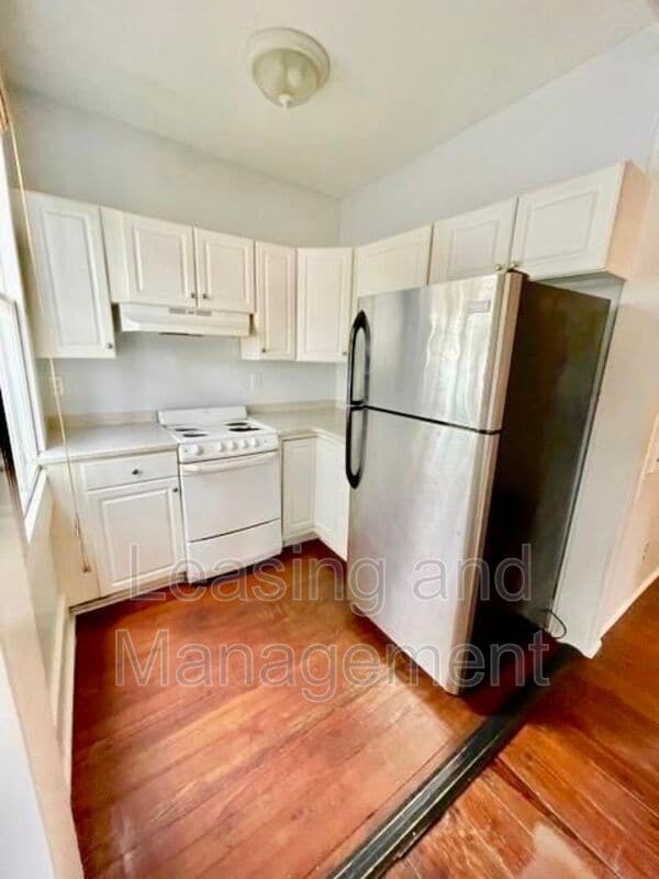 Building Photo - 25 Chapel St