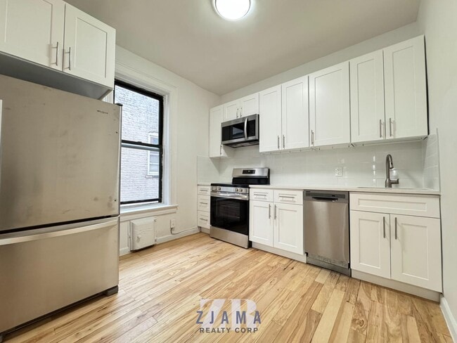 Primary Photo - 860 Nostrand Ave