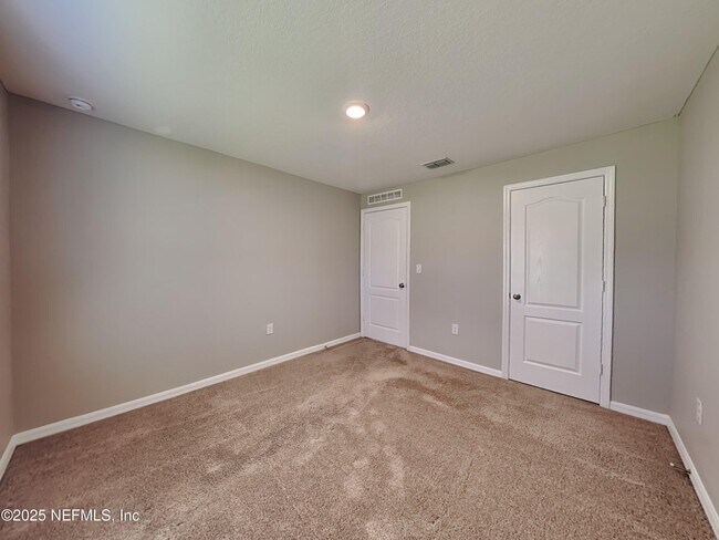 Building Photo - 42 Rickenbacker Dr