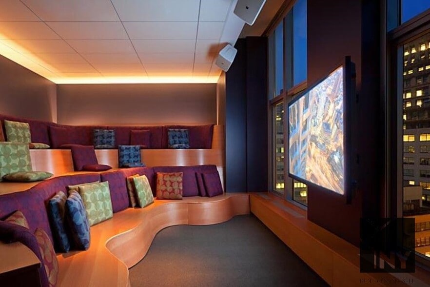 Building Photo - 111 Fulton St