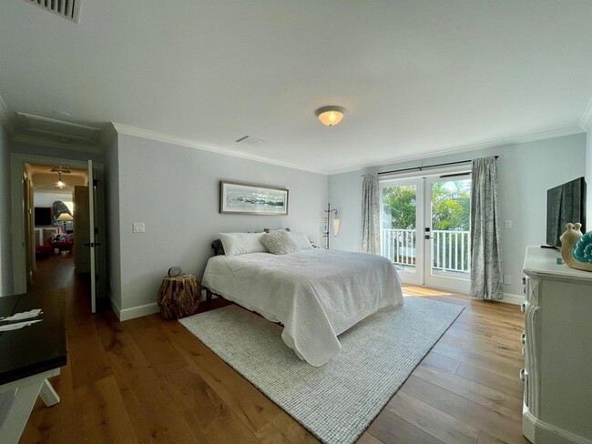 Building Photo - 924 Coquina Ln