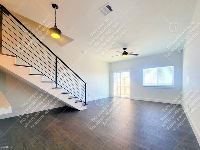 Building Photo - 3 br, 2.5 bath Duplex - 21210 Portsmouth C...