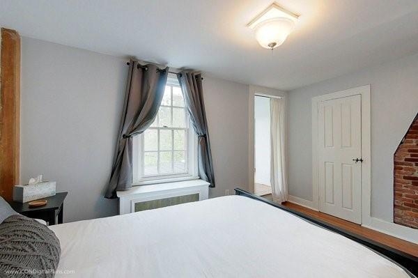 Building Photo - 300 Broadway