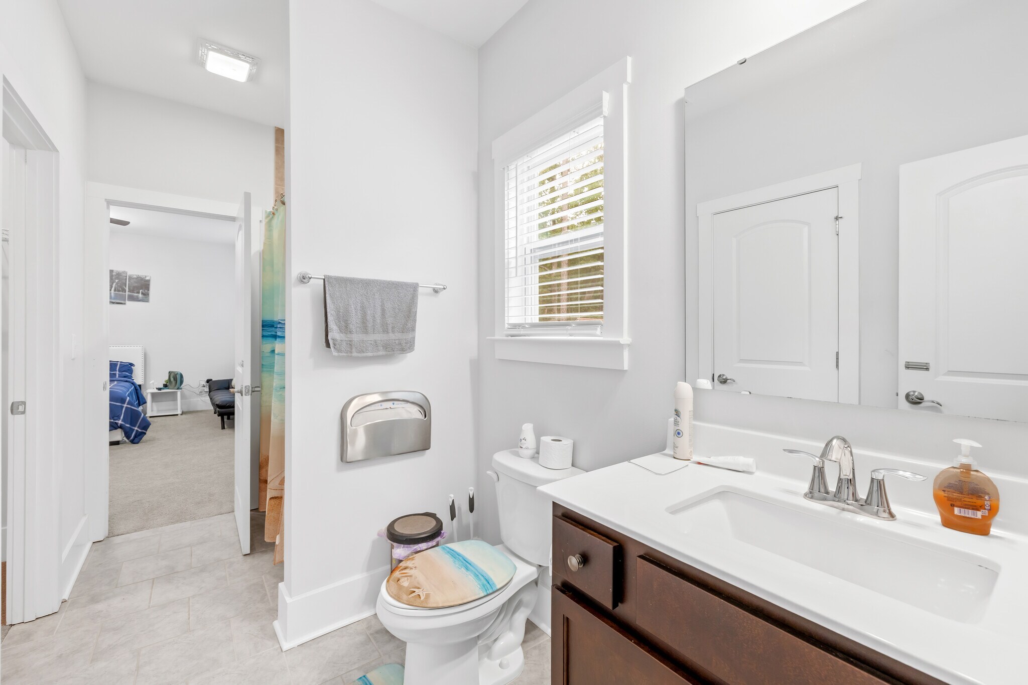 Building Photo - Room in House on Grace Ln