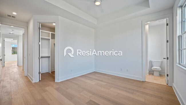 Building Photo - 2024 Construction - Modern 4 bedroom home in Downtown Memphis!!