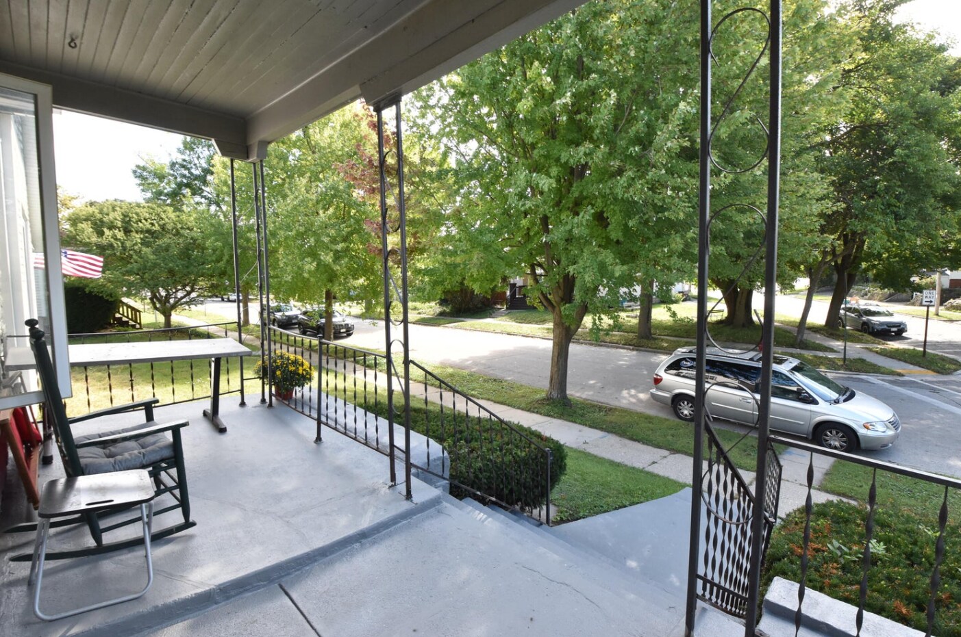 Building Photo - 2218 E Eden Pl