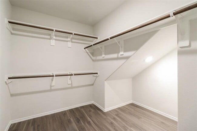 Building Photo - 2413 Carp Dr