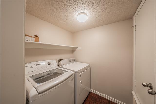 Building Photo - 6402 Valleybrooke Ct