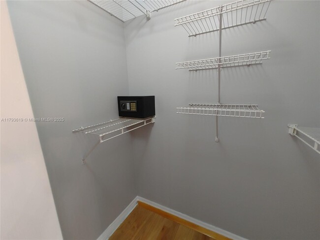 Building Photo - 1137 NW 128th Pl