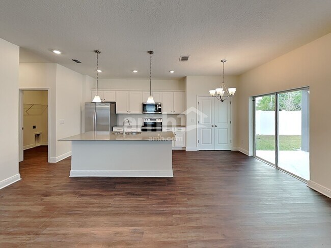 Building Photo - 844 Heavenly Drive