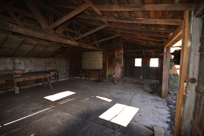 Building Photo - REMODELED 4 Bedroom, 2 Bath Home, 1 Block from DOLING PARK