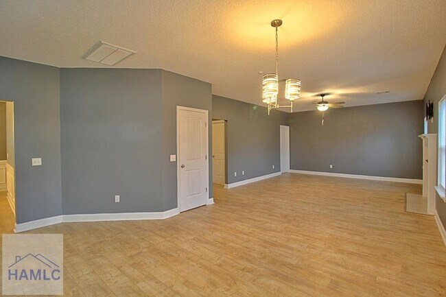 Building Photo - 432 Fairview Cir