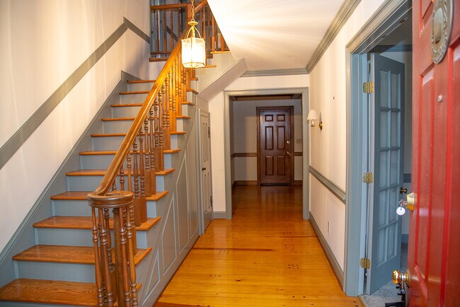 Building Photo - 1033 Hobbs Rd