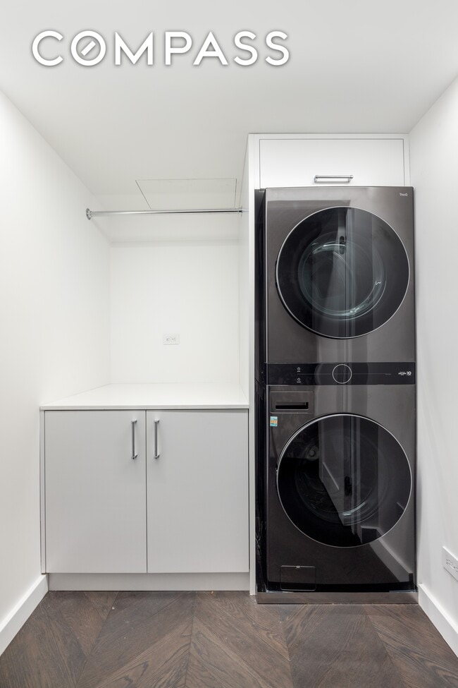 Building Photo - 340 Albany St