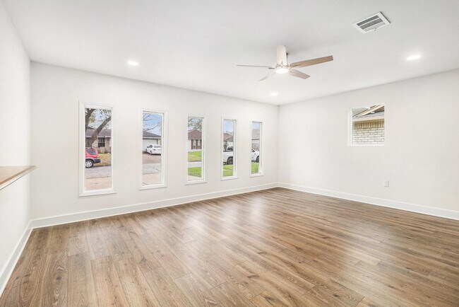Building Photo - 1510 Tarberry Rd