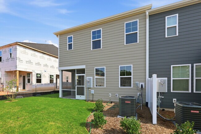 Building Photo - 219 Deercroft Dr