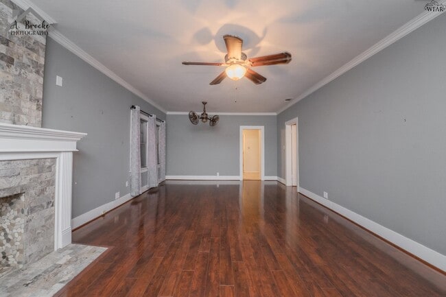 Building Photo - 2003 Arthur St