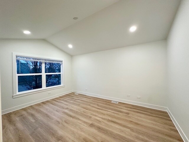 Building Photo - 1711 Whispering Oaks Dr