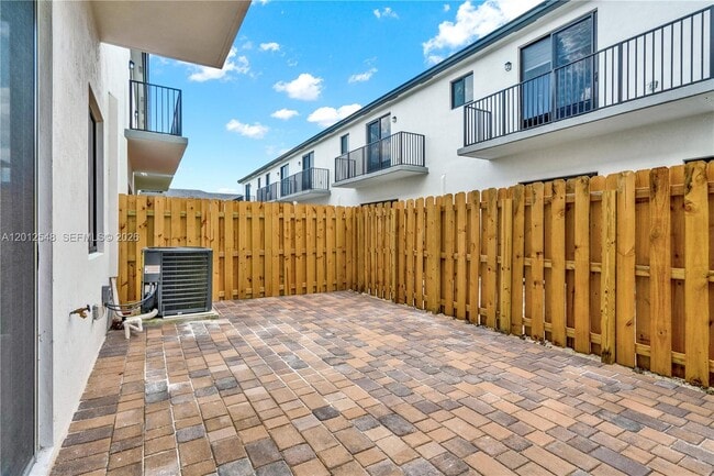 Building Photo - 13642 SW 157th Pl