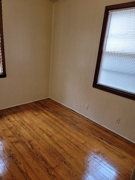 Building Photo - 146 Mills Rd