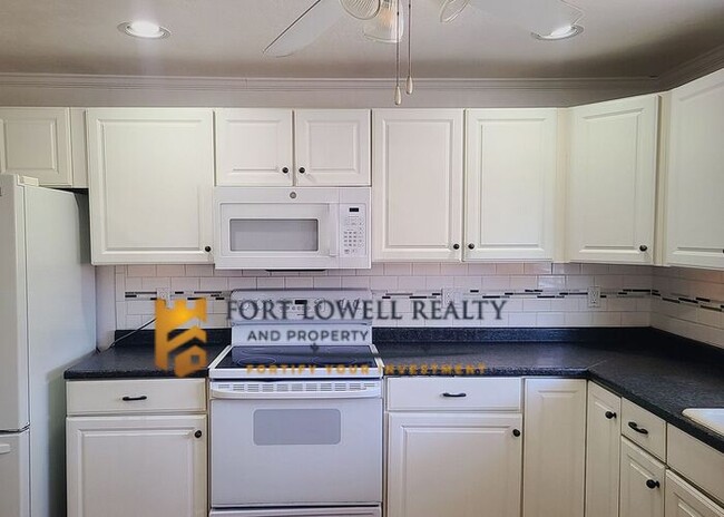 Building Photo - Beautiful 2 bedroom 2 bathroom!