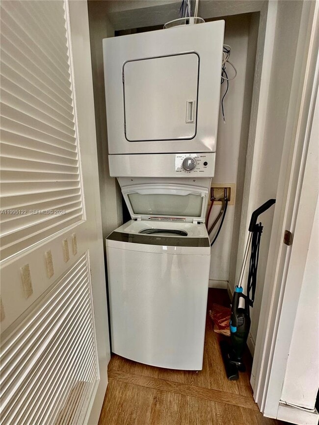 Building Photo - 4203 SW 15th St