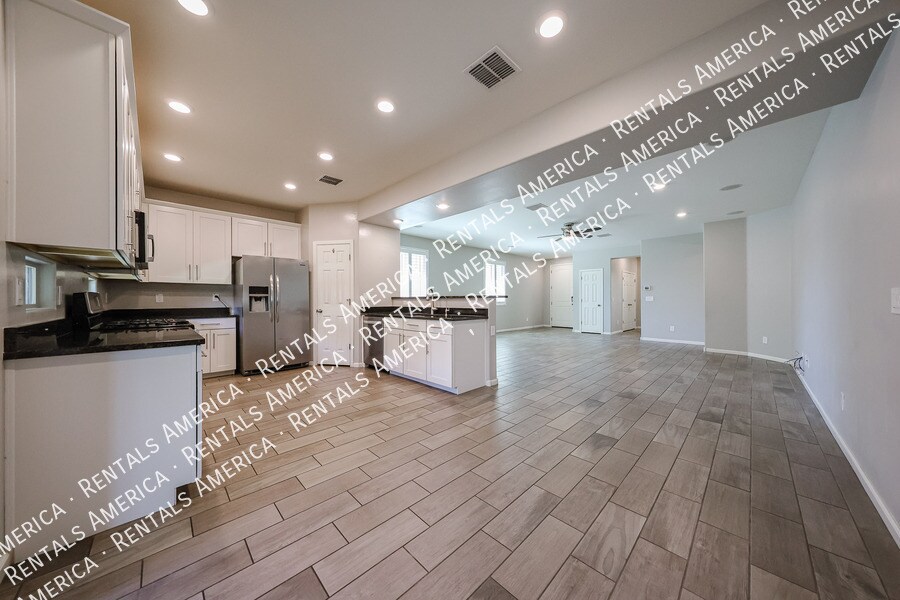 Building Photo - 3366 E Dogwood Pl