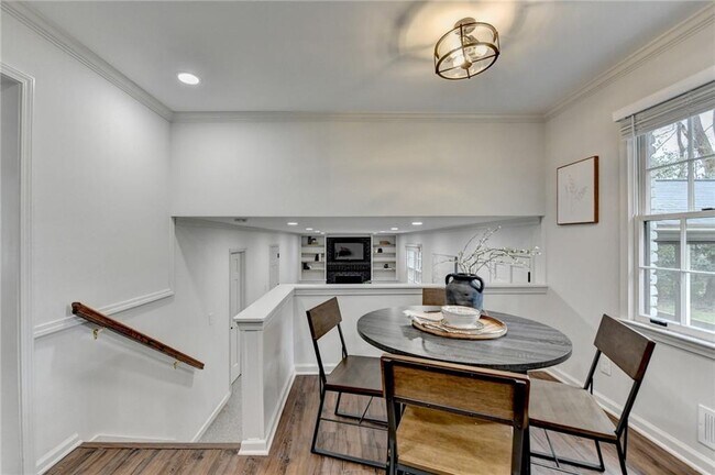Building Photo - 1450 Cedarhurst Dr