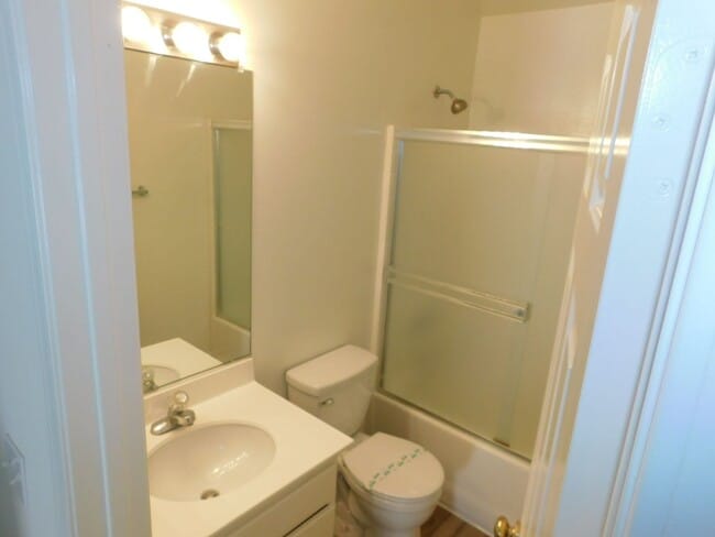 Building Photo - Beautiful 3 BD + Loft 2.5 BA Two Story SFR, close to The Marketplace!