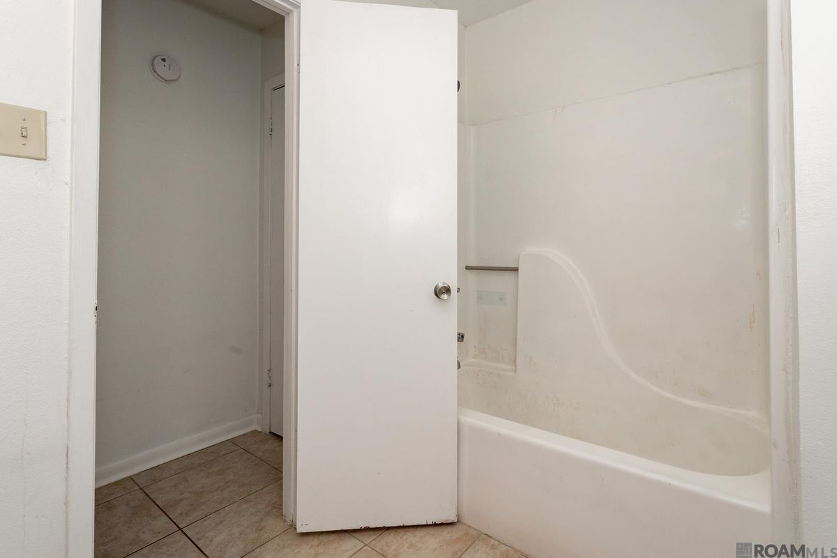 Building Photo - 3431 Brightside Dr